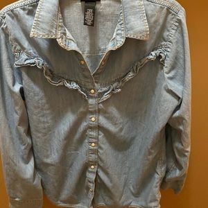 Women’s Large Wrangler Retro Snap Down Shirt